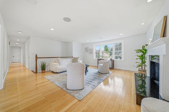 8 Stanley Drive, Framingham, MA 01701