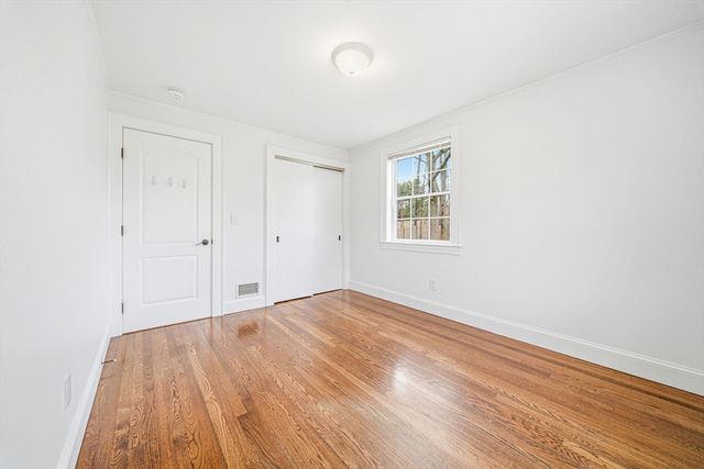 8 Stanley Drive, Framingham, MA 01701