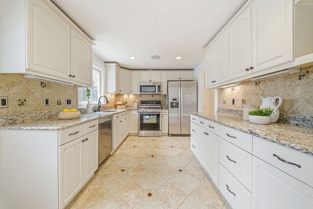 8 Stanley Drive, Framingham, MA 01701