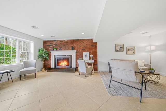 8 Stanley Drive, Framingham, MA 01701