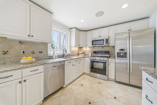 8 Stanley Drive, Framingham, MA 01701