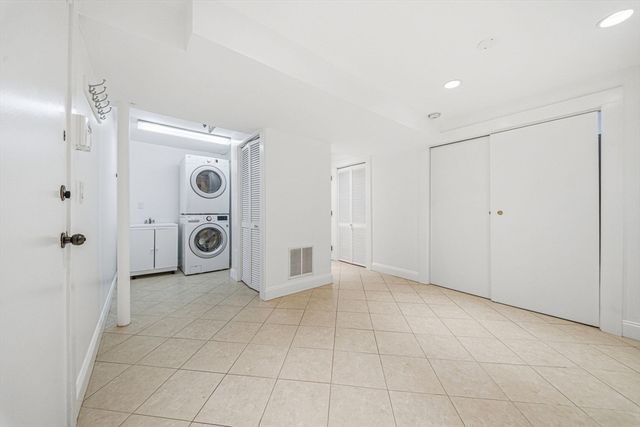 8 Stanley Drive, Framingham, MA 01701