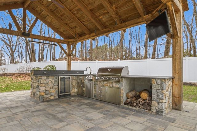 8 Stanley Drive, Framingham, MA 01701