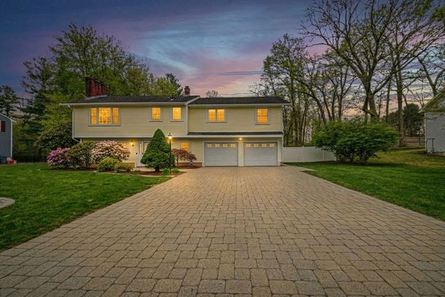 8 Stanley Drive, Framingham, MA 01701