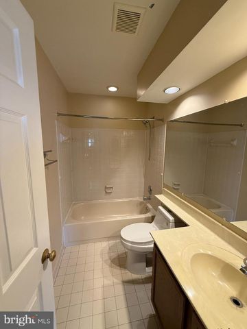 4221 DEVONWOOD WAY, Woodbridge, VA 22192