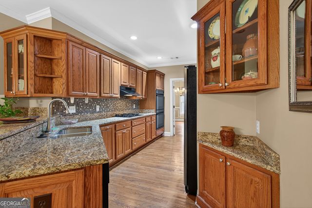 623 Walton Way, Macon, GA 31204