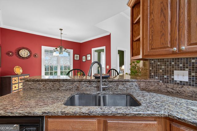 623 Walton Way, Macon, GA 31204