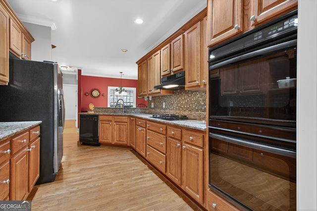 623 Walton Way, Macon, GA 31204