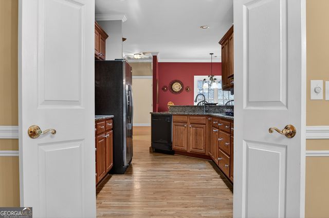 623 Walton Way, Macon, GA 31204