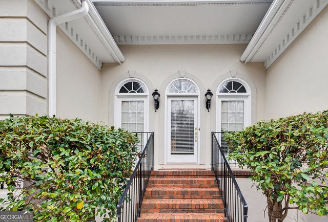 623 Walton Way, Macon, GA 31204