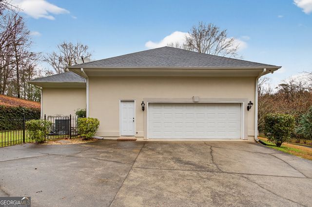 623 Walton Way, Macon, GA 31204