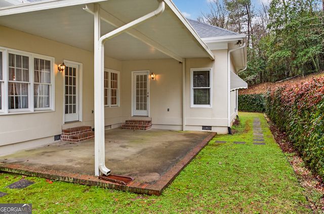 623 Walton Way, Macon, GA 31204