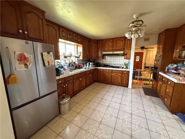 7651 Miramonte, Los Angeles, CA 90001