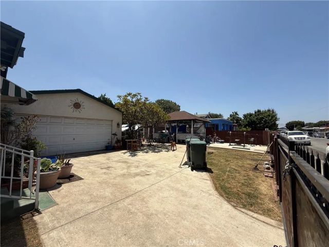 7651 Miramonte, Los Angeles, CA 90001