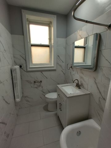 1216 W Jarvis Avenue G, Chicago, IL 60626