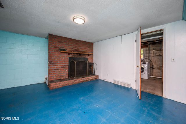 123 Clinton Street, Walbridge, OH 43465