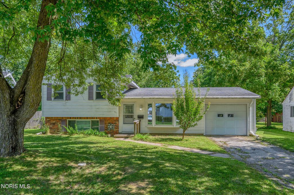 123 Clinton Street, Walbridge, OH 43465