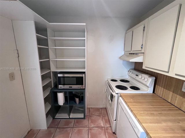 1665 Bay Rd 416, Miami Beach, FL 33139