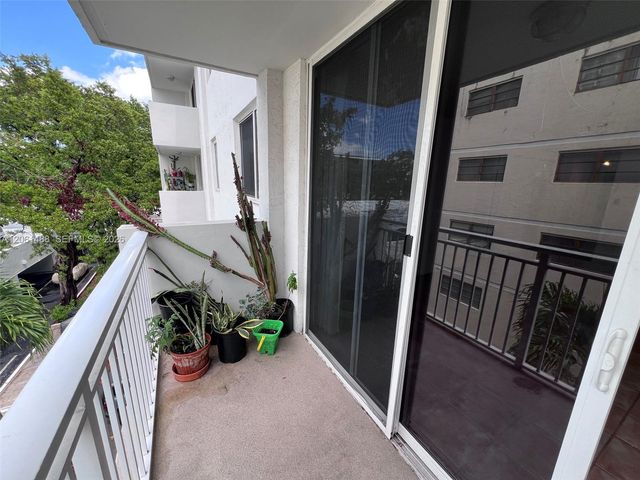 1665 Bay Rd 416, Miami Beach, FL 33139