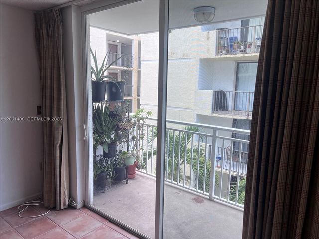 1665 Bay Rd 416, Miami Beach, FL 33139