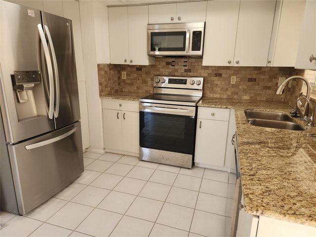 749 N JEFFERSON AVENUE 749, Sarasota, FL 34237