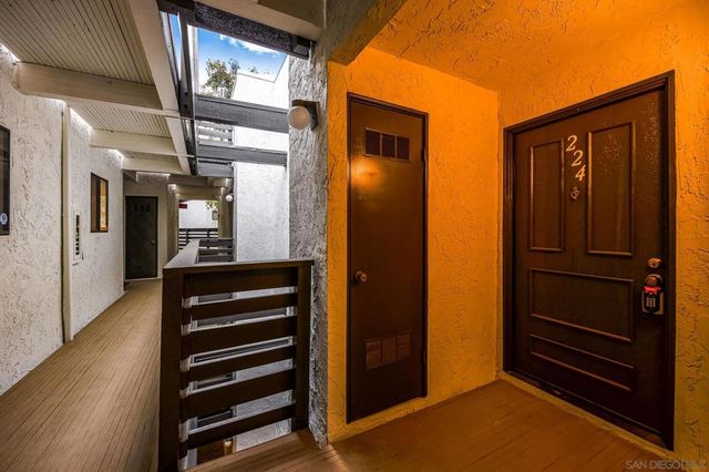 9705 Mesa Springs Way Unit 224, San Diego, CA 92126