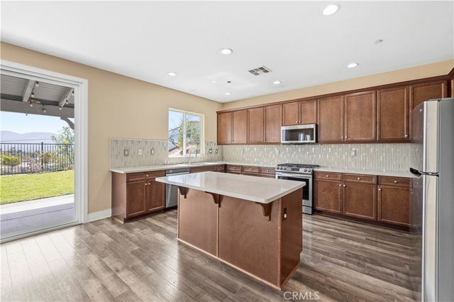 20540 Suzie, Saugus, CA 91350