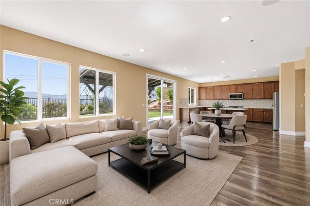 20540 Suzie, Saugus, CA 91350