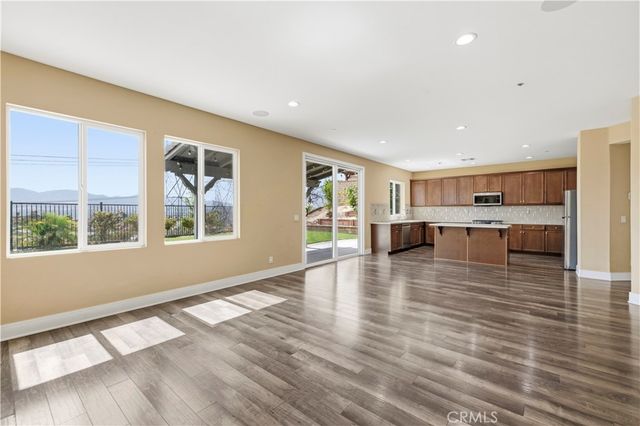 20540 Suzie, Saugus, CA 91350