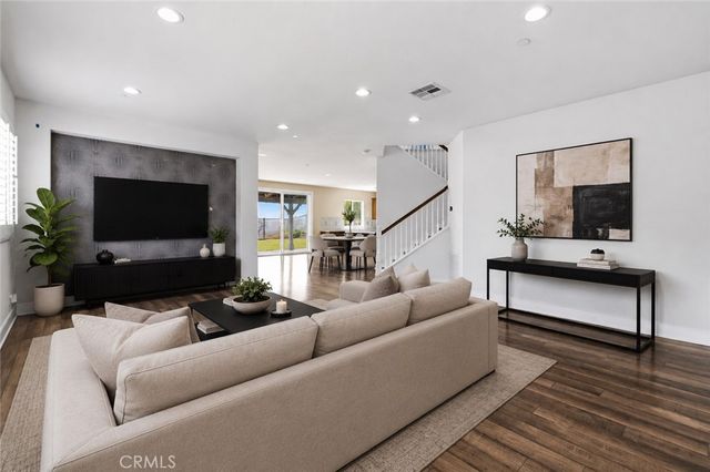 20540 Suzie, Saugus, CA 91350