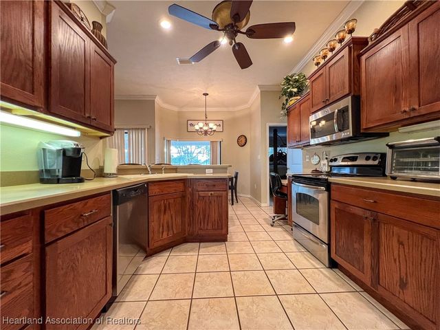 14 Meadowlake Circle S, Lake Placid, FL 33852