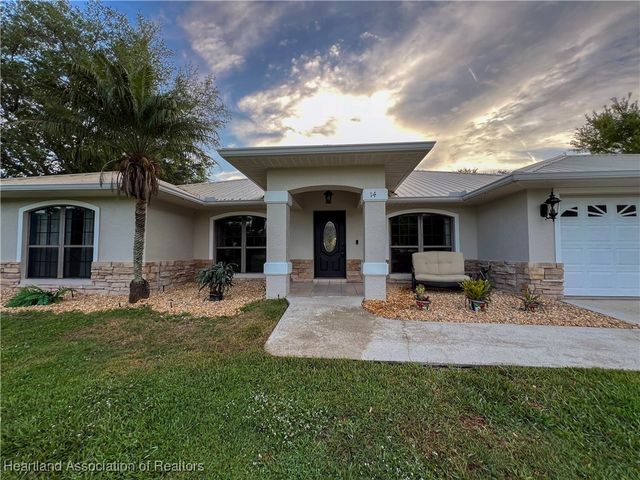 14 Meadowlake Circle S, Lake Placid, FL 33852