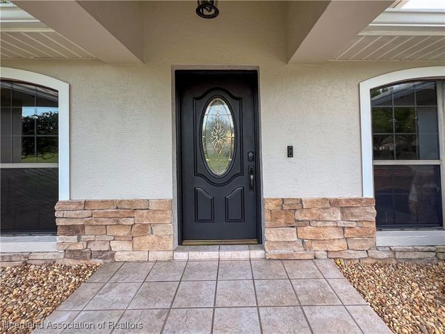 14 Meadowlake Circle S, Lake Placid, FL 33852