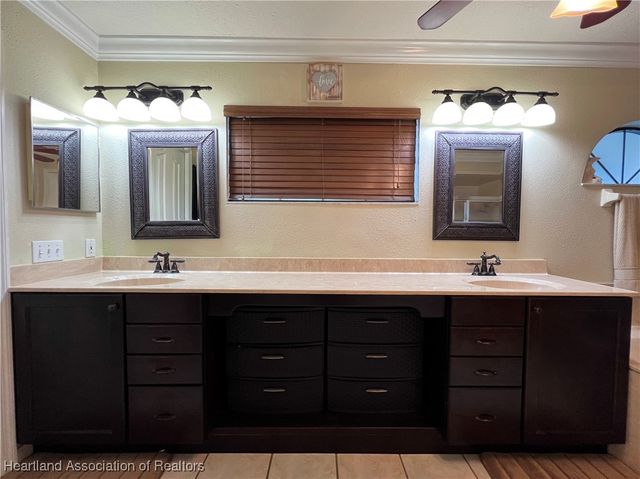14 Meadowlake Circle S, Lake Placid, FL 33852