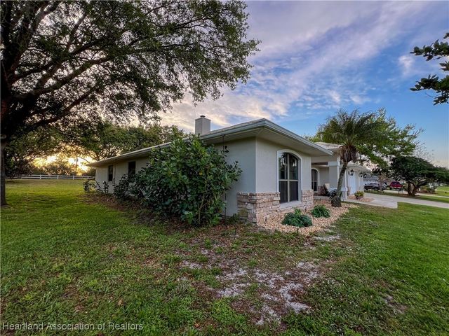 14 Meadowlake Circle S, Lake Placid, FL 33852