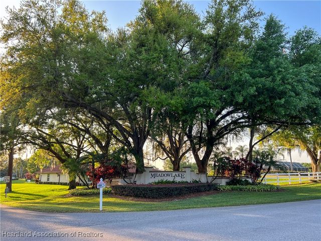 14 Meadowlake Circle S, Lake Placid, FL 33852