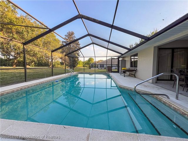 14 Meadowlake Circle S, Lake Placid, FL 33852