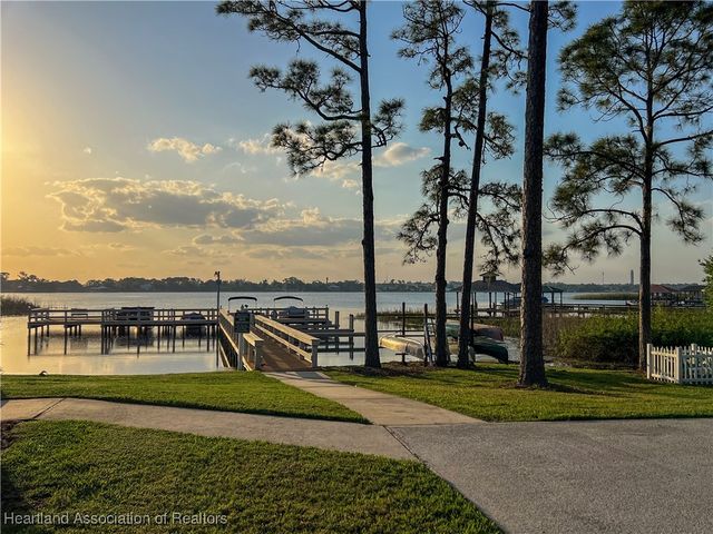 14 Meadowlake Circle S, Lake Placid, FL 33852