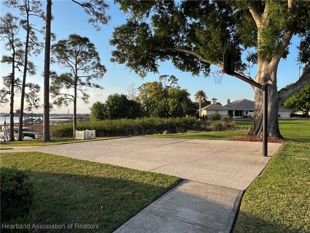 14 Meadowlake Circle S, Lake Placid, FL 33852