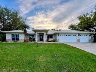 14 Meadowlake Circle S, Lake Placid, FL 33852