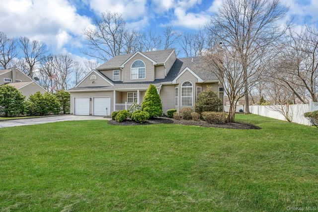 92 Old Selden Stage Road, Selden, NY 11784