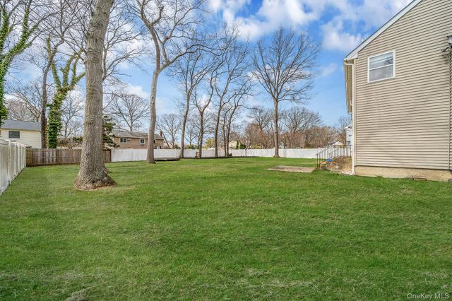 92 Old Selden Stage Road, Selden, NY 11784