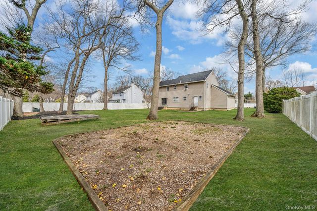 92 Old Selden Stage Road, Selden, NY 11784