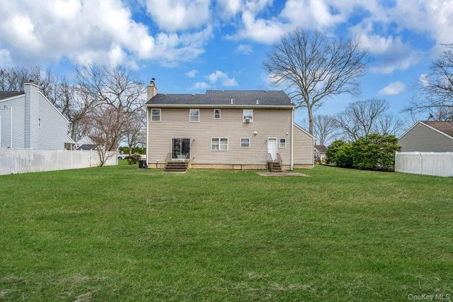 92 Old Selden Stage Road, Selden, NY 11784