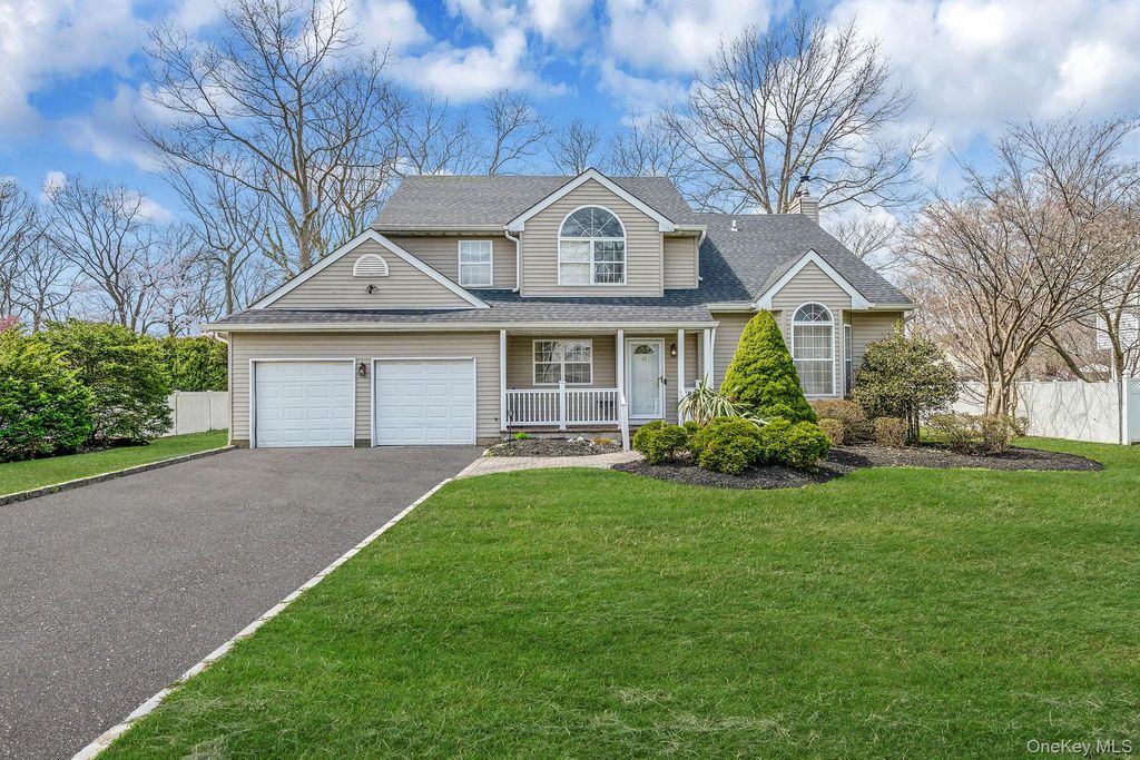 92 Old Selden Stage Road, Selden, NY 11784