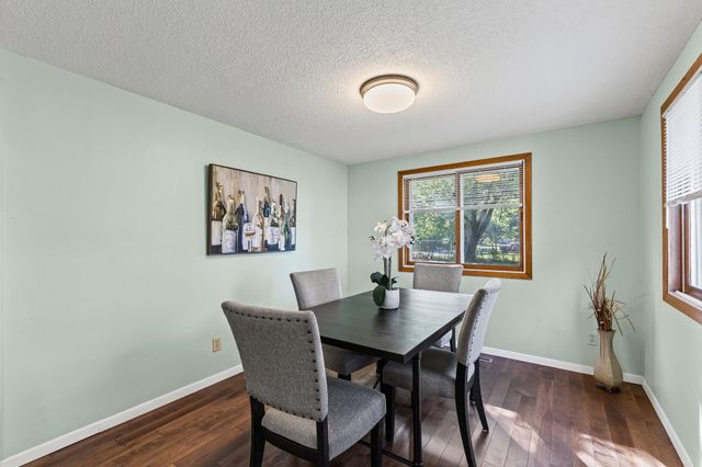 1869 Birmingham Street, Maplewood, MN 55109