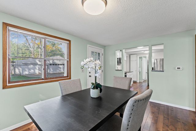 1869 Birmingham Street, Maplewood, MN 55109
