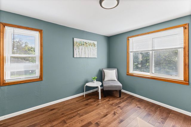 1869 Birmingham Street, Maplewood, MN 55109