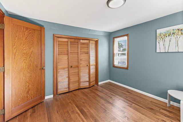 1869 Birmingham Street, Maplewood, MN 55109