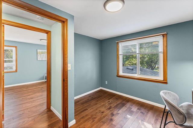 1869 Birmingham Street, Maplewood, MN 55109